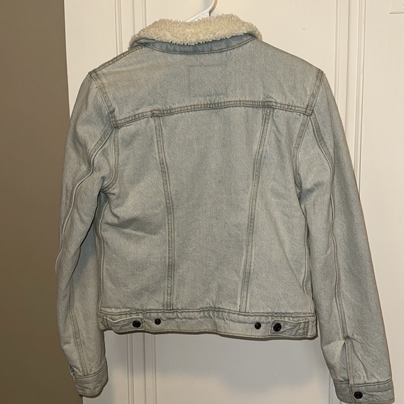 Levi’s Sherpa Trucker Jacket - Picture 3 of 3